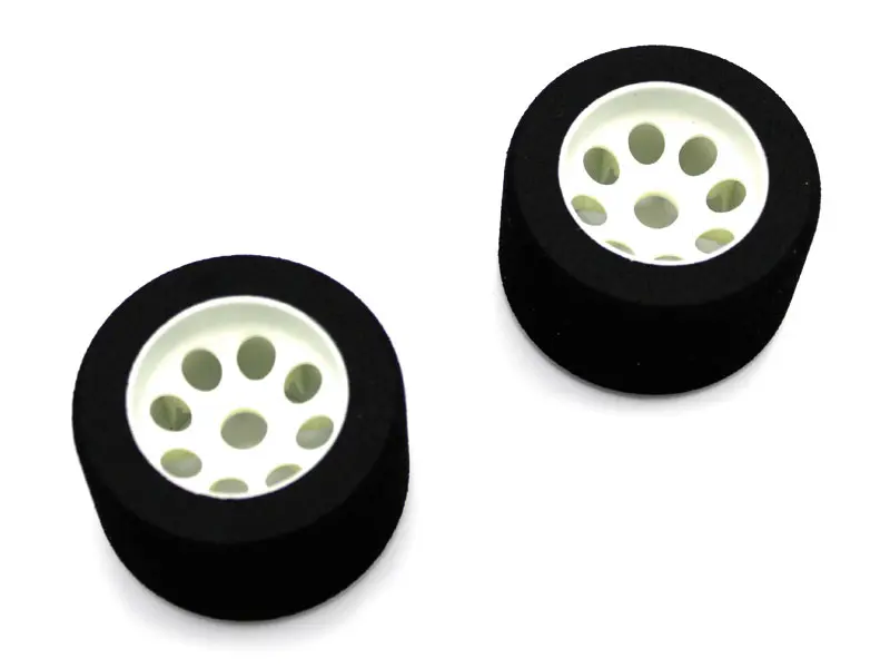 Rear Tires Kyosho EP Fantom 4WD (2)