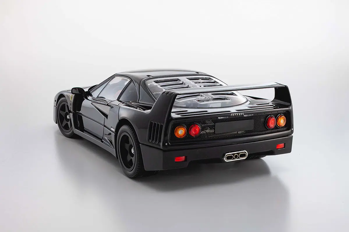 Kyosho 1:18 Ferrari F40 Black 1987 Die-Cast Collection – view 5