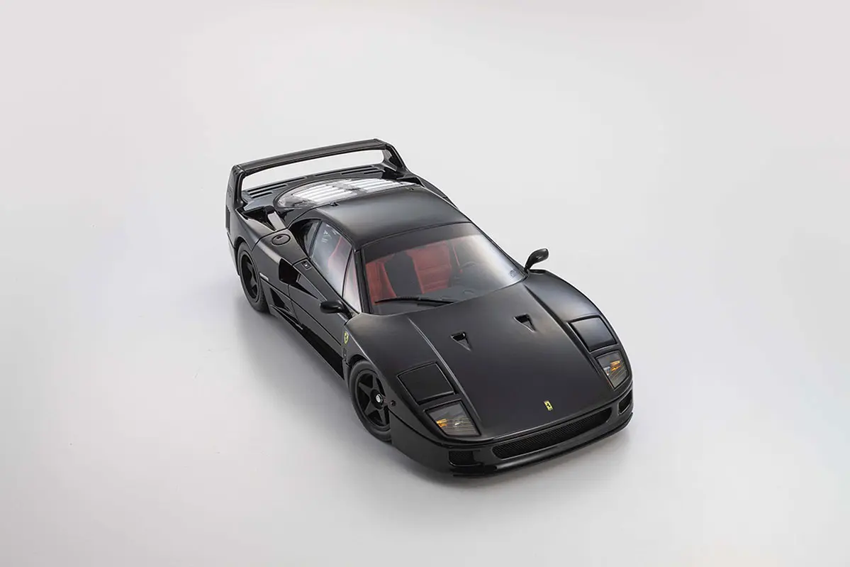 Kyosho 1:18 Ferrari F40 Black 1987 Die-Cast Collection – view 6