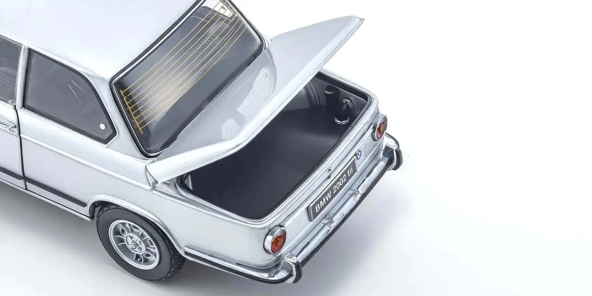 Kyosho 1:18 BMW 2002 Tii 1972 Silver – view 8