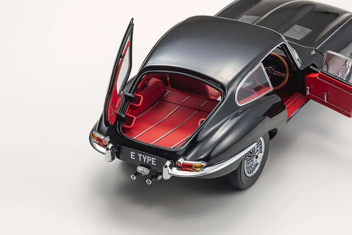 Kyosho 1:18 Jaguar E-Type 3.8l Coupe Mk1 1961 Black – view 4