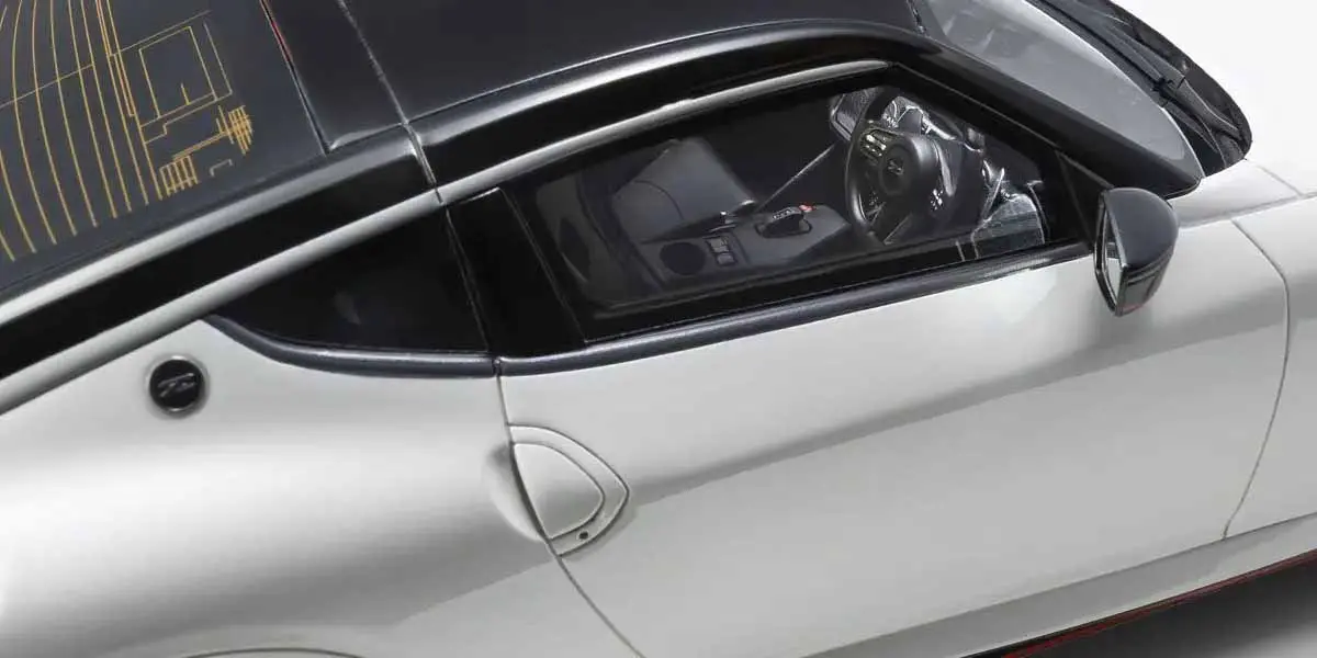 Kyosho 1:18 Resin Samurai Collection Nissan Fairlady Z 2024 White – view 5