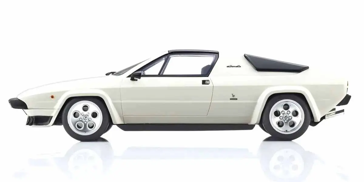 Kyosho 1:18 Resin Samurai Collection Lamborghini Silhouette White – view 4