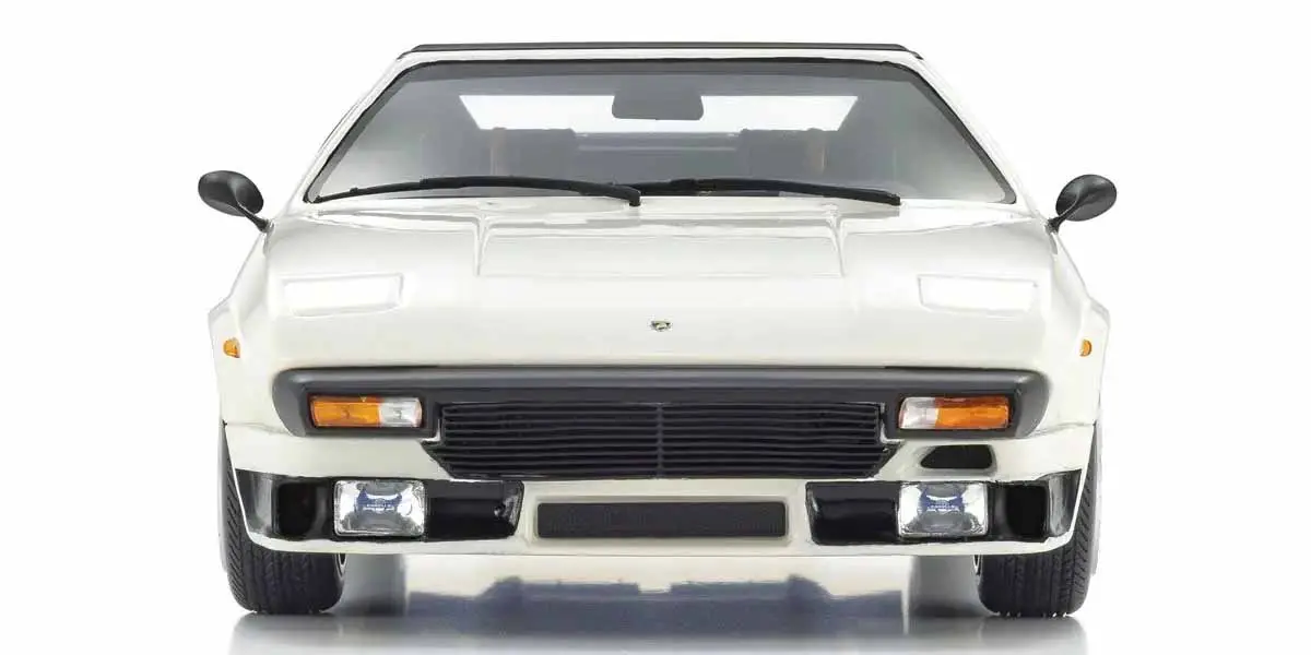 Kyosho 1:18 Resin Samurai Collection Lamborghini Silhouette White – view 5