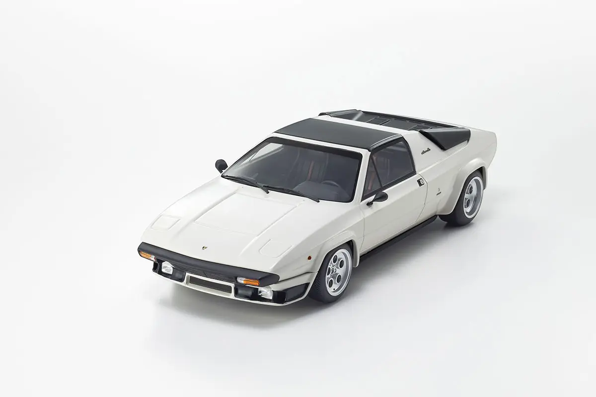 Kyosho 1:18 Resin Samurai Collection Lamborghini Silhouette White – view 10