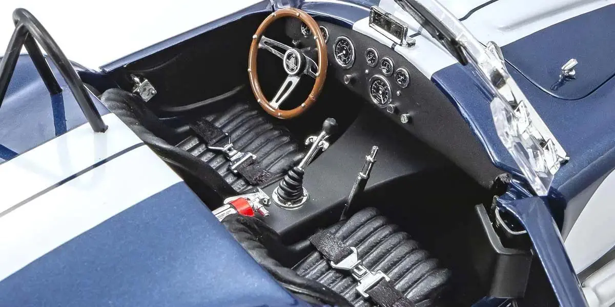 Kyosho 1:18 Shelby Cobra 427 S/C Spider 1962 Dark Blue-White – view 9