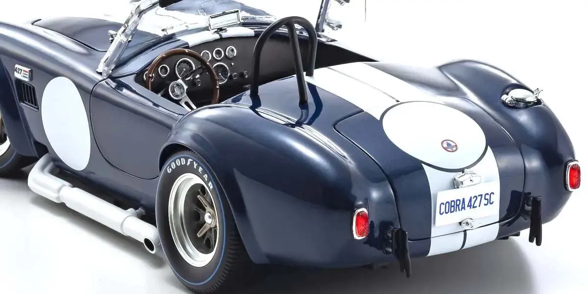 Kyosho 1:18 Shelby Cobra 427 S/C Spider 1962 Dark Blue-White – view 5