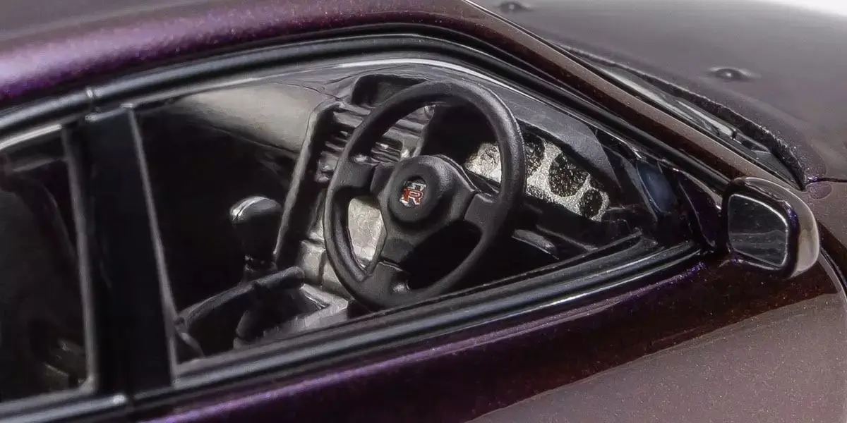 Kyosho 1:43 Nissan Skyline R34 GT-R v-Spec Midnight Purple III – view 5