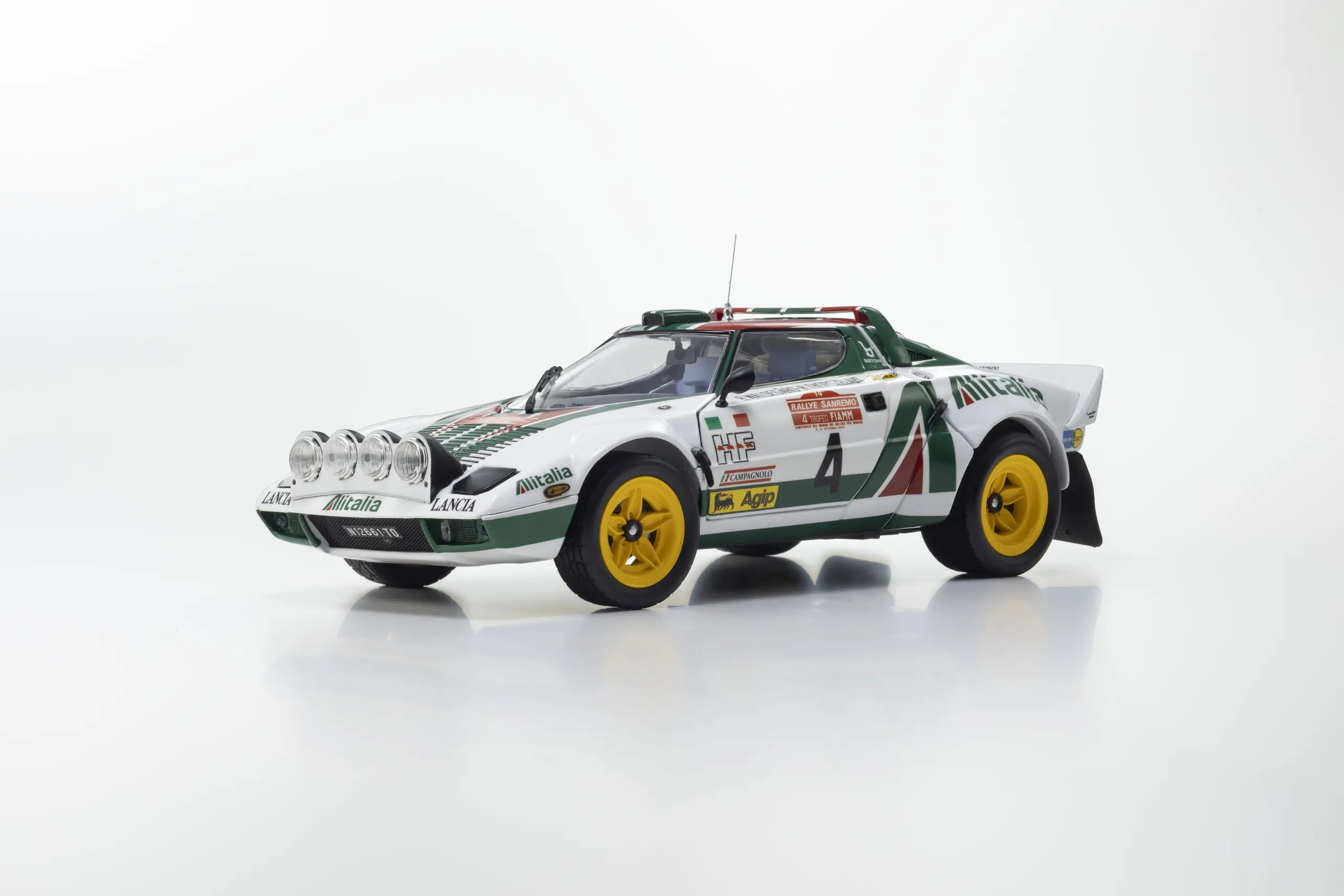 Kyosho 1:18 Lancia Stratos HF B.Waldegard Winner San Remo 1976 Nr.4