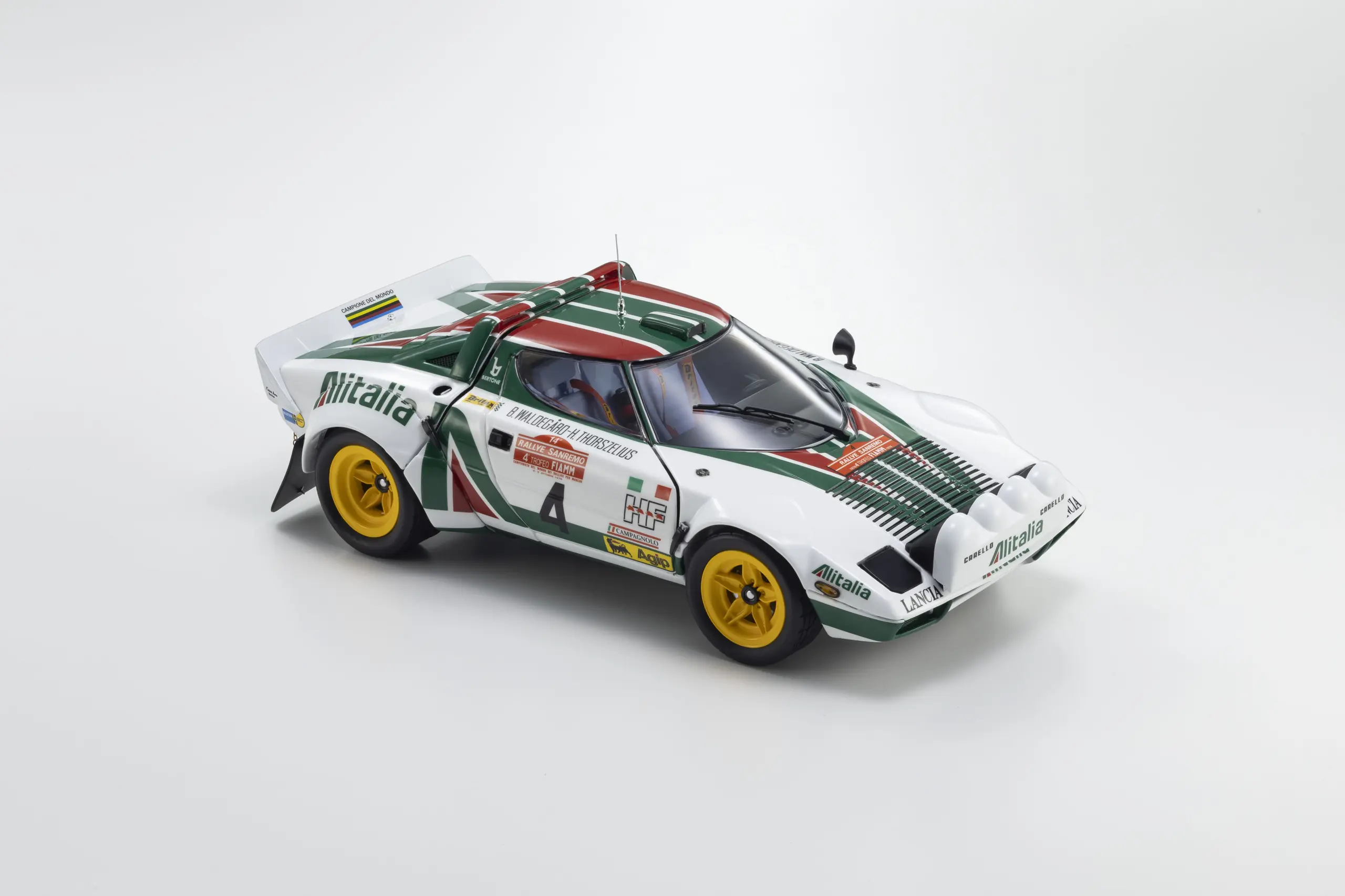 Kyosho 1:18 Lancia Stratos HF B.Waldegard Winner San Remo 1976 Nr.4 – view 12