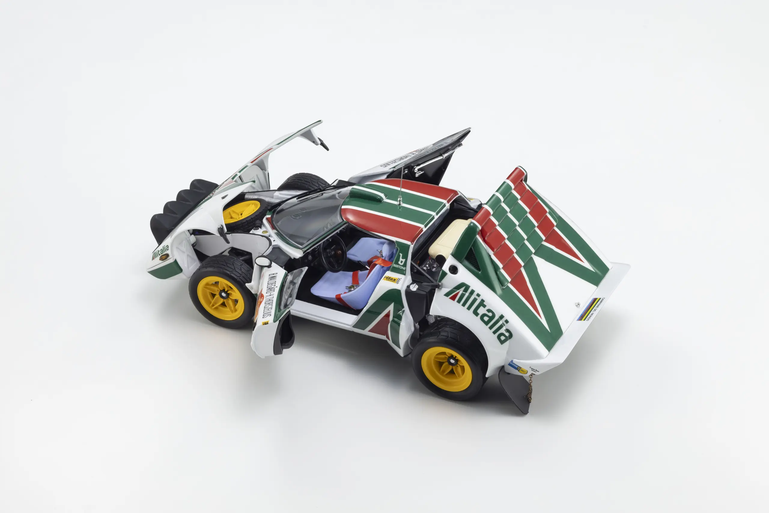 Kyosho 1:18 Lancia Stratos HF B.Waldegard Winner San Remo 1976 Nr.4 – view 13