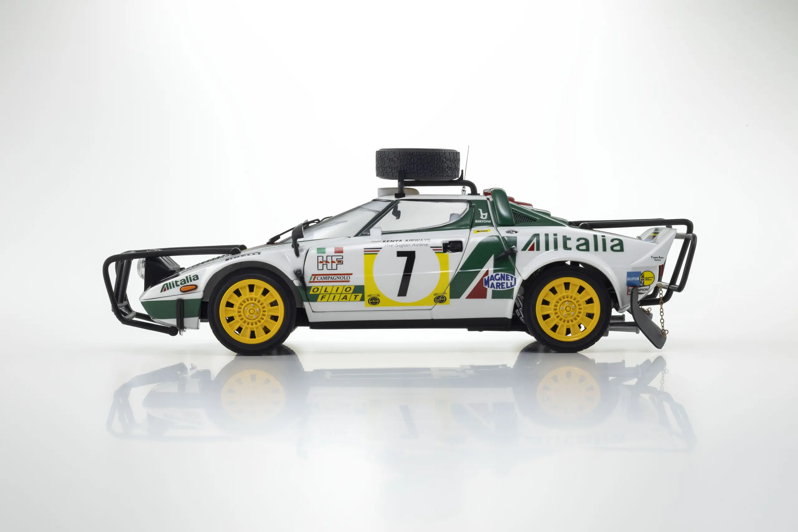 Kyosho 1:18 Lancia Stratos HF S.Munari 3rd Safari Rally 1977 Nr.7 – view 11