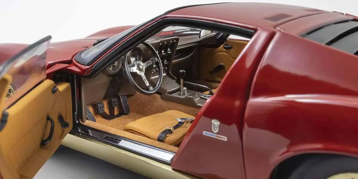 Kyosho 1:18 Lamborghini Miura P400 1968 Red-Gold – view 5
