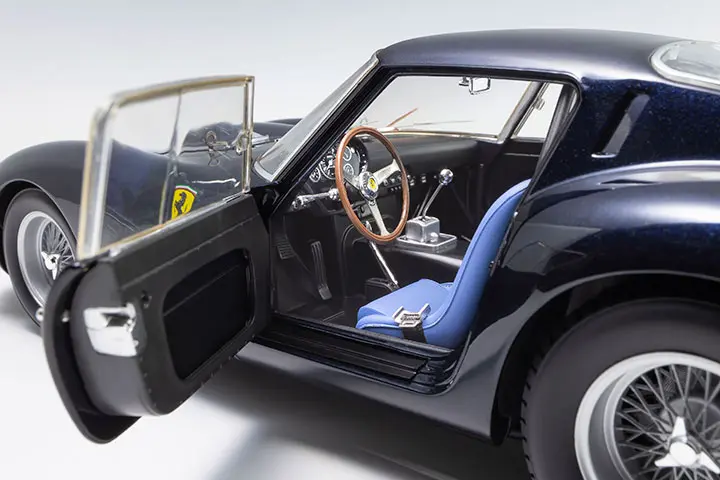 Kyosho 1:18 Ferrari 250 GTO 1963 Dark Blue (Blu Scuro) – view 6