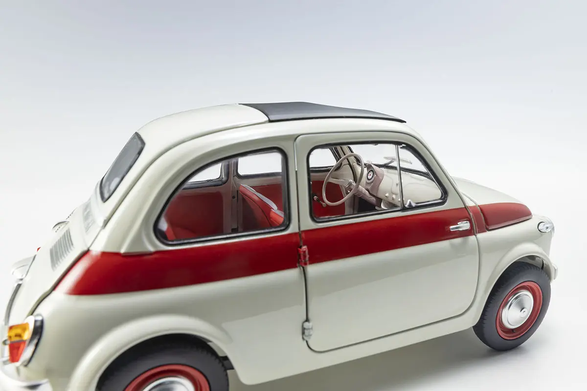 Kyosho 1:18 Fiat Nuova 500 Sport Light Gray/Red Line – view 5