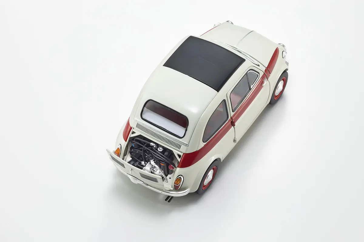 Kyosho 1:18 Fiat Nuova 500 Sport Light Gray/Red Line – view 11