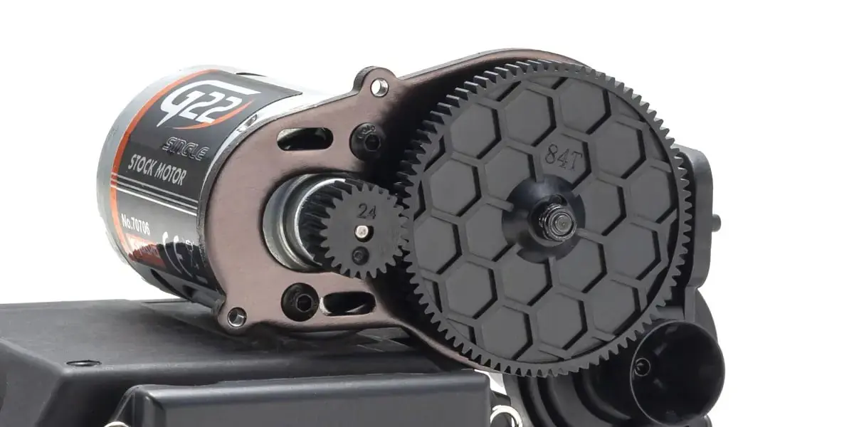 Kyosho G22 brushed motor and spur gear on the Fazer D2