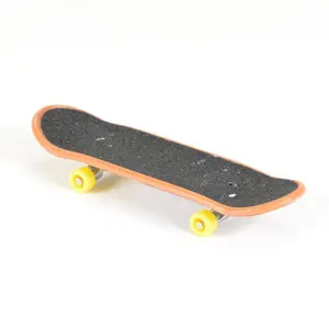 Fastrax Static Skateboard 9.5 X 2.5 X 1.8cm