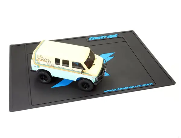 Fastrax Medium Rubber Pit Mat - Black 62cm X 42cm