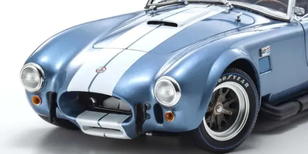 Kyosho 1:18 Shelby Cobra 427 S/C Spider 1962 Light Blue-White