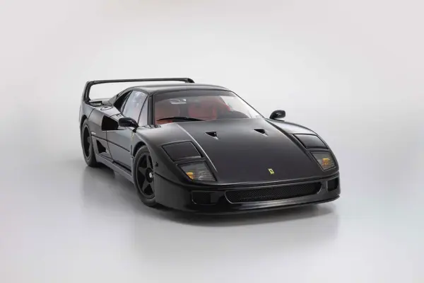 Kyosho 1:18 Ferrari F40 Black 1987 Die-Cast Collection