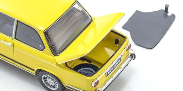 Kyosho 1:18 BMW 2002 Tii 1972 Yellow