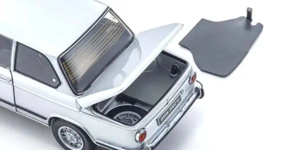 Kyosho 1:18 BMW 2002 Tii 1972 Silver