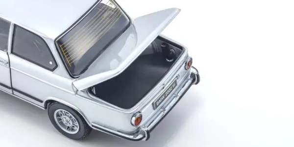 Kyosho 1:18 BMW 2002 Tii 1972 Silver
