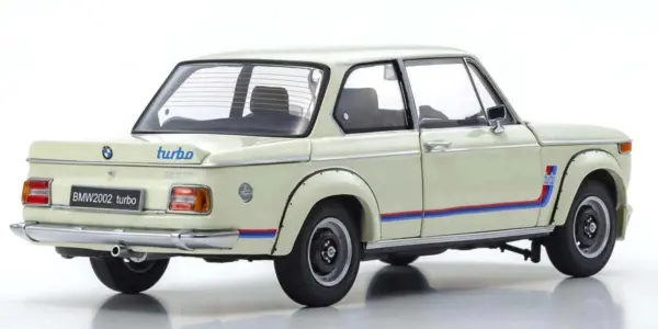 Kyosho 1:18 BMW 2002 Turbo 1974 White