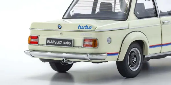 Kyosho 1:18 BMW 2002 Turbo 1974 White