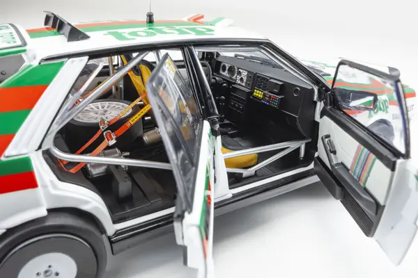 Kyosho 1:18 Lancia Delta Hf 4wd Targa Florio 1987 Team Totip nr.1