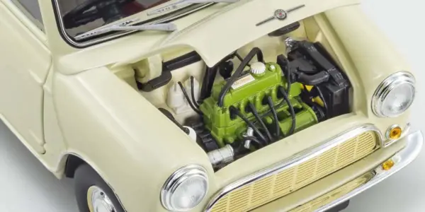 Kyosho 1:18 Morris Mini Minor Old English White