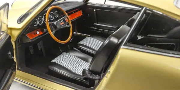 Kyosho 1:18 Porsche 911 2.0 (901) 1964 Champagne Yellow