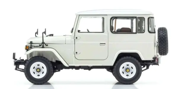 Kyosho 1:18 Toyota Land Cruiser 40 Van (BJ42V) 1980 White