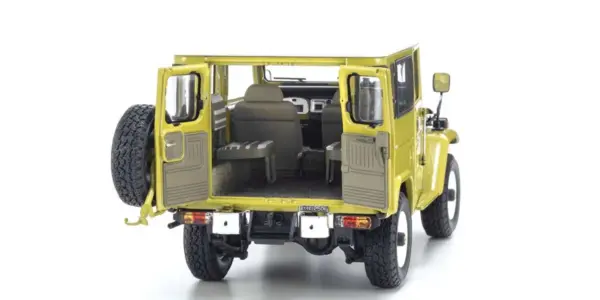 Kyosho 1:18 Toyota Land Cruiser 40 Van (BJ42V) 1980 yellow