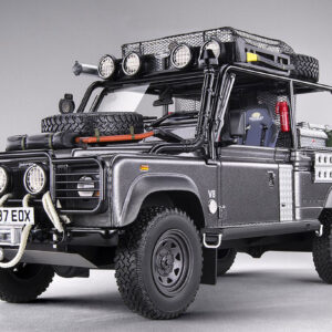 Kyosho 1:18 Resin Land Rover Defender 2001 Tomb Raider Edition