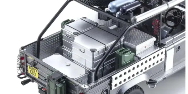 Kyosho 1:18 Resin Land Rover Defender 2001 Tomb Raider Edition