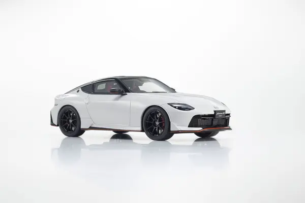 Kyosho 1:18 Resin Samurai Collection Nissan Fairlady Z 2024 White