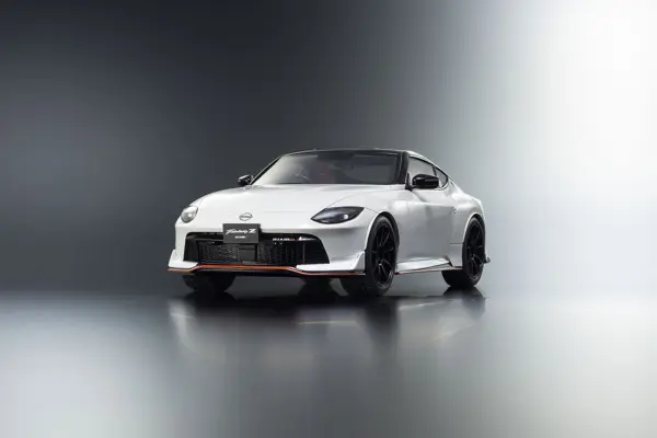 Kyosho 1:18 Resin Samurai Collection Nissan Fairlady Z 2024 White