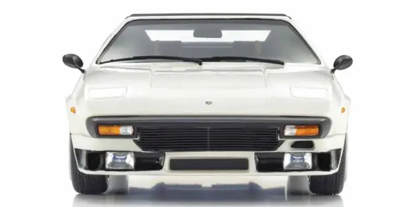 Kyosho 1:18 Resin Samurai Collection Lamborghini Silhouette White