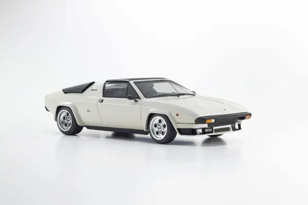 Kyosho 1:18 Resin Samurai Collection Lamborghini Silhouette White