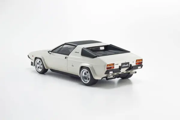 Kyosho 1:18 Resin Samurai Collection Lamborghini Silhouette White