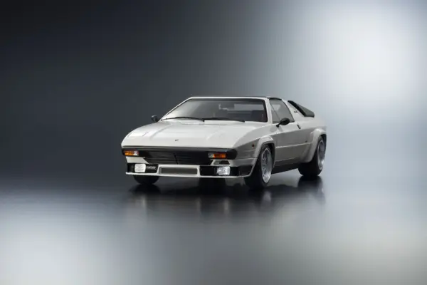 Kyosho 1:18 Resin Samurai Collection Lamborghini Silhouette White