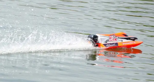 Joysway Mad Shark V2 F1 Brushless Electric Abs 443mm 2.4g Artr Boat