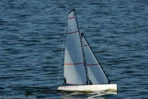 Joysway Dragon Force 65 V8 650mm PNP Racing Sailboat