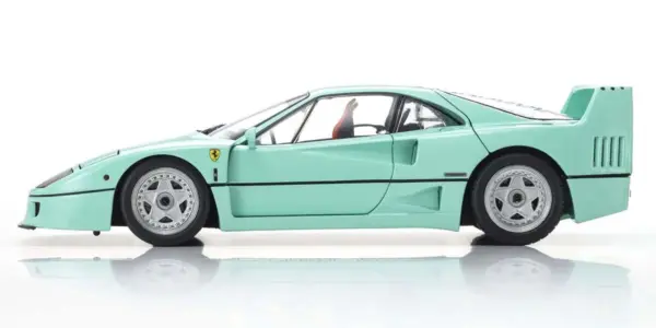 Kyosho 1:18 Ferrari F40 Mint Green 1987 Die-Cast Collection