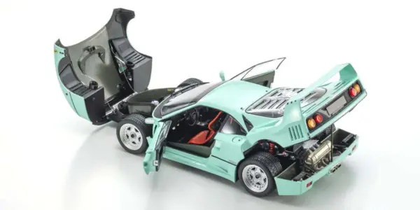 Kyosho 1:18 Ferrari F40 Mint Green 1987 Die-Cast Collection