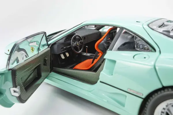 Kyosho 1:18 Ferrari F40 Mint Green 1987 Die-Cast Collection