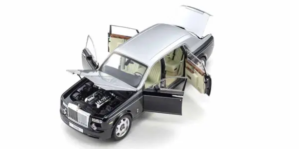 Kyosho 1:18 Rolls-Royce Phantom EWB 2012 Black Silver