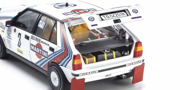 Kyosho 1:18 Lancia Delta HF 4WD Rally Monte Carlo 1988 Martini Nr.3